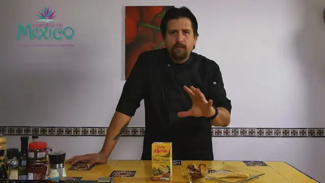 'Video thumbnail for Pescado con Mole Verde'