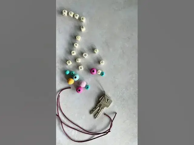 'Video thumbnail for Schlüsselanhänger mit Namen #basteln mit Perlen #diy #bastelnmitkindern #shortsmitmarietta'