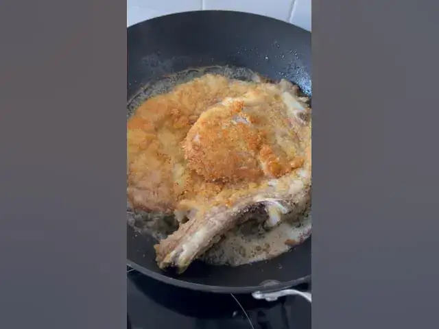 'Video thumbnail for COTOLETTA ALLA MILANESE - ESCALOPE A LA MILANAISE #cotoletta #cuisineitalienne #recetteitalienne'