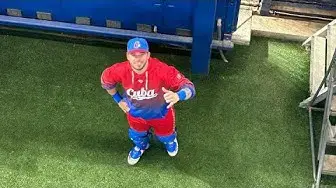 'Video thumbnail for ÚLTIMA HORA: Catcher de bullpen del equipo Cuba abandona en Miami'