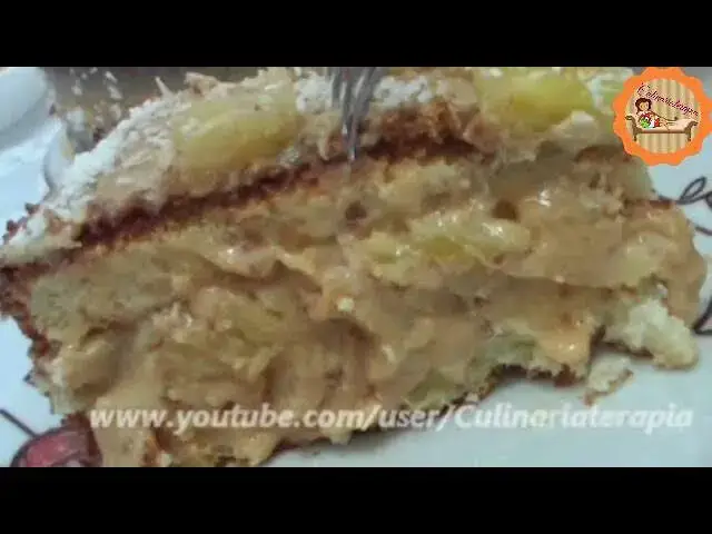 'Video thumbnail for BOLO GELADO DE IOGURTE COM DOCE DE LEITE ABACAXI E COCO'