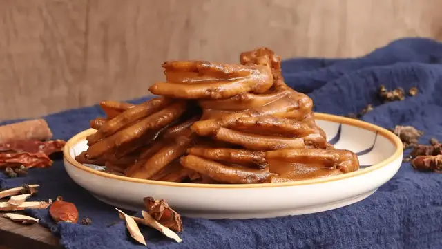 'Video thumbnail for Braised Duck Feet Recipe: Step By Step Guide'