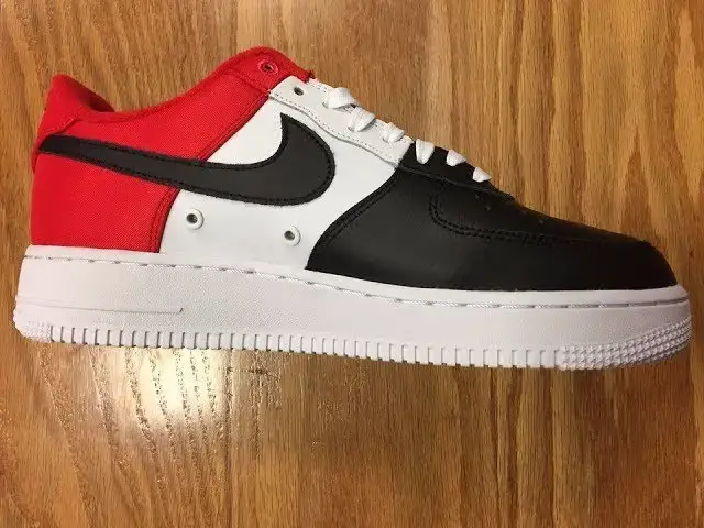 'Video thumbnail for Flash Look At The Air force 1 Mini Swoosh Red White Black 823511-603'