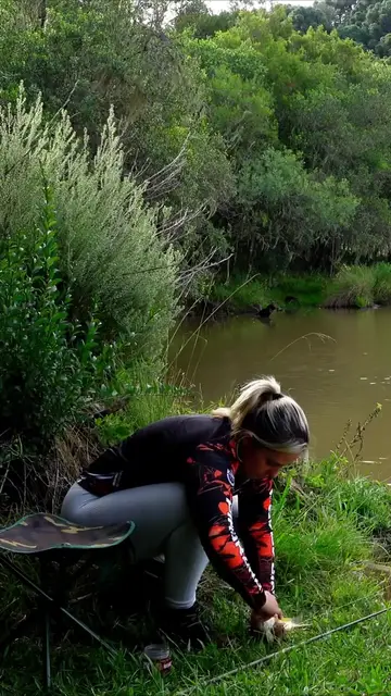 'Video thumbnail for Pescaria no lago'