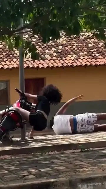 'Video thumbnail for Primeiro dia de moto'