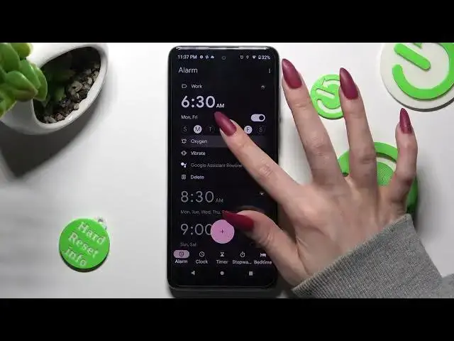 'Video thumbnail for How to Set Up an Alarm Clock on a MOTOROLA Moto E32s - Configure and Set an Alarm'