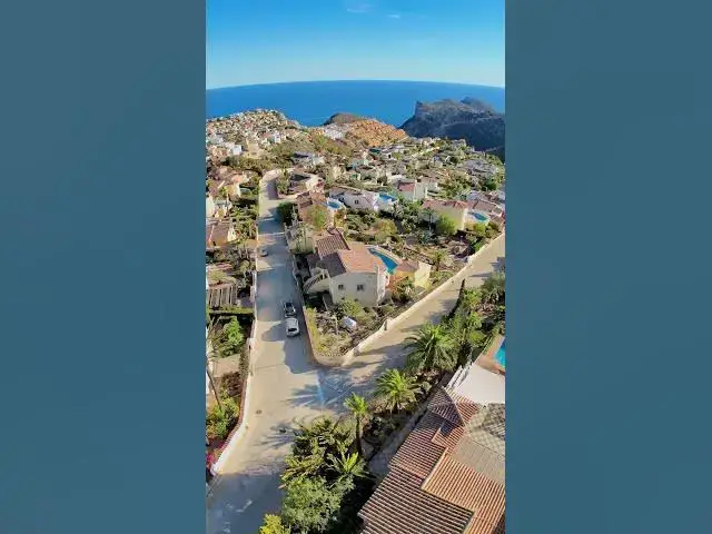 'Video thumbnail for dji_fly_20241019_171800_0016_1729363363046_quickshot.mov'