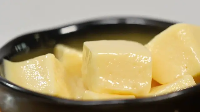 'Video thumbnail for Classic All-American Apple Pie: A Buttery, Flaky Crust with Spiced Apple Filling'