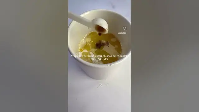 'Video thumbnail for Mug cake de naranja con chispas de chocolate receta Horno MX #shorts #receta #naranja #chocolate'