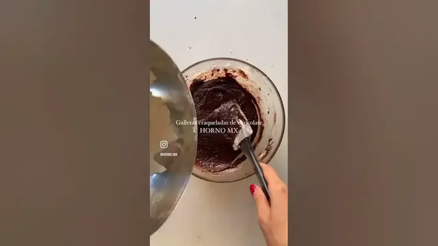 'Video thumbnail for Galletas craqueladas de chocolate receta Horno MX #shorts #receta #galletaschocolate #chocolate'