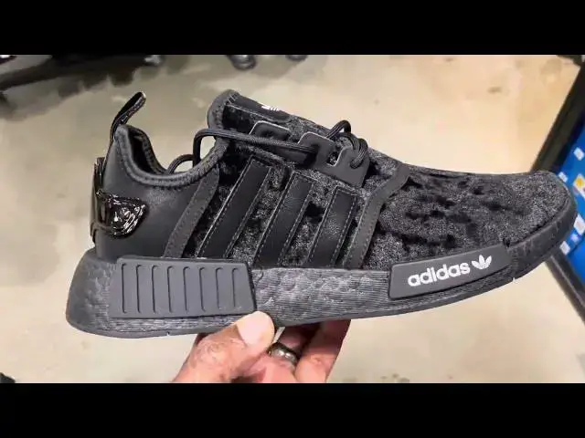 'Video thumbnail for Quick Look At The Triple Black Wmns Adidas NMD R1 Velour'