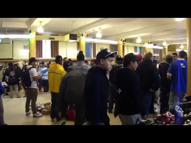 'Video thumbnail for SNEAKER CON RECAP 10/16/2010 -HOUSAKICKS/KICKSPOTT'