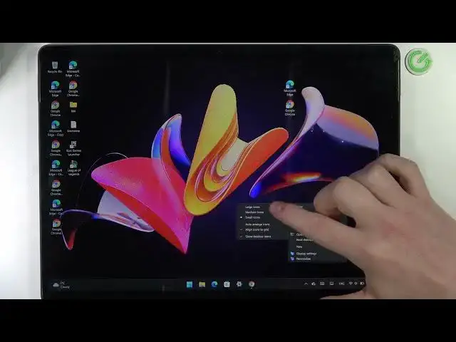 'Video thumbnail for Microsoft Surface 8 Pro - How To Make Icons Bigger'