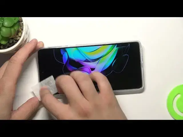 'Video thumbnail for How to Install Tempered Glass on MOTOROLA Edge 20 – Get Screen Protector to Stick'