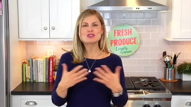 'Video thumbnail for Cauliflower Crust Pizza Recipe - That Does NOT Fall Apart_(720P_HD)'