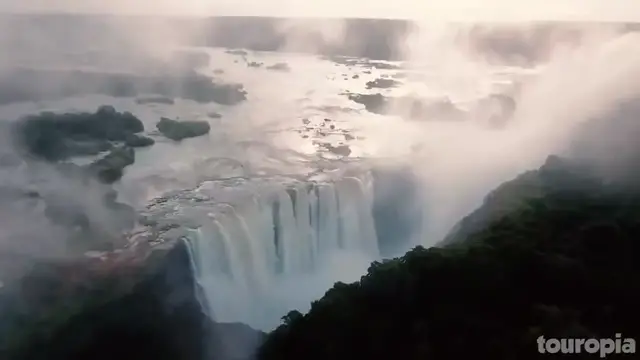 'Video thumbnail for 10 Best Countries to Visit in Africa - Travel Video (720p 30fps)'