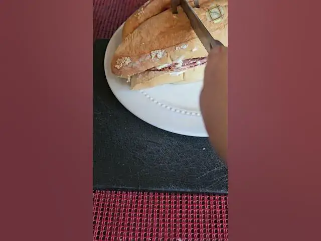 'Video thumbnail for How to Cut a Sandwich Using a Carving Fork'