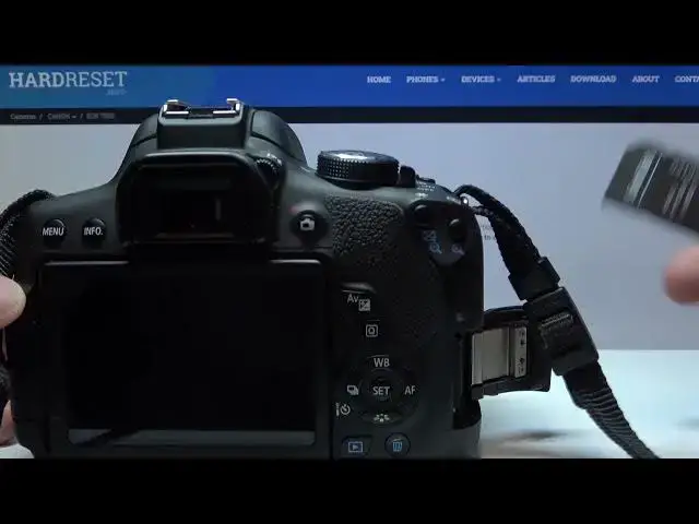 'Video thumbnail for How to Insert SD Memory Card into Canon EOS 750D - Memory Card Installation on Canon Rebel T6i'