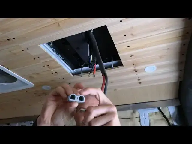 'Video thumbnail for Using Anderson Connector to connect Nomadic Cooling X2 48V Air Conditioner EcoFlow System'