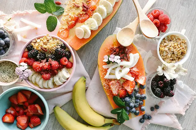'Video thumbnail for Refreshing Tropical Smoothie Bowl Recipe 🌺🍍'