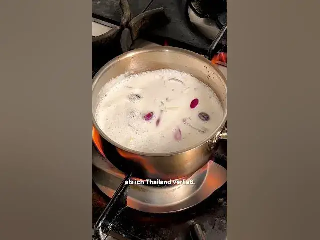 'Video thumbnail for Soulfood aus Thailand: Tom Kha Suppe #shorts'