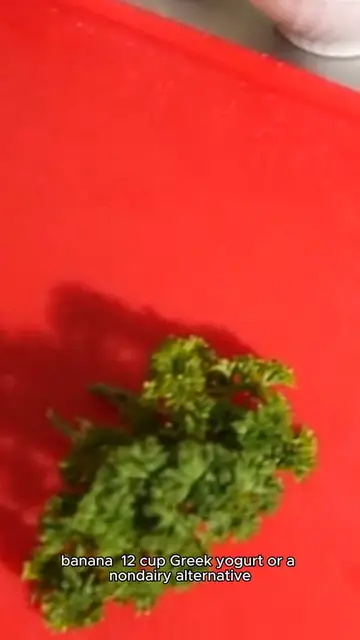 'Video thumbnail for green smoothie recipe'