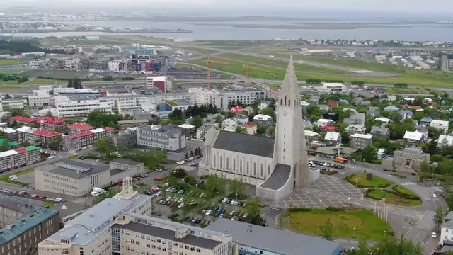 'Video thumbnail for TOP 10 Things To Do in  ICELAND'