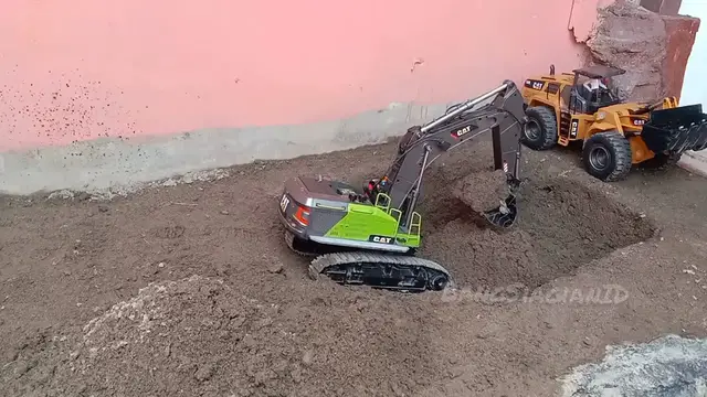 'Video thumbnail for RC Excavator CAT Excavation Project Work | BangSiagianID'