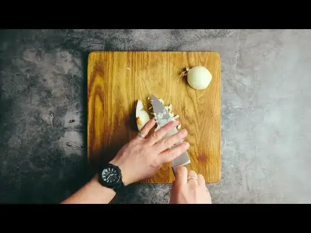 'Video thumbnail for Attention all aspiring chefs and kitchen warriors - It's Easy When You Know How To Chop An Onion!'