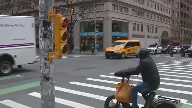 'Video thumbnail for NYC installs new bike traffic lights on UES'