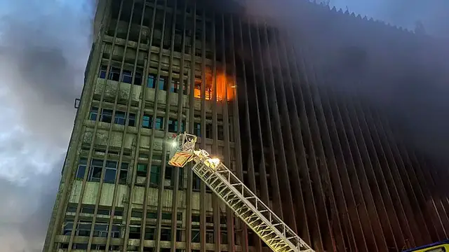 'Video thumbnail for Egypt: Fire at telecom company causes internet, phone outage'