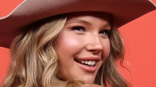 'Video thumbnail for The Absolute Worst Dressed Stars At The 2025 ACM Awards'