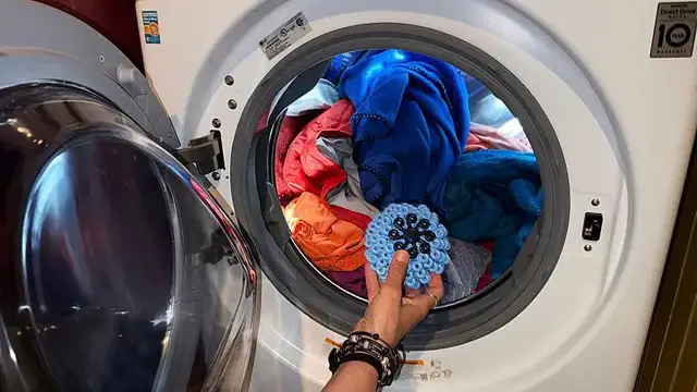 'Video thumbnail for Earth Day: Fighting microfibre pollution one laundry at a time'