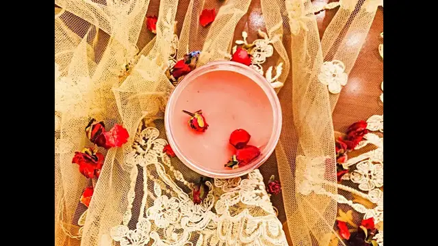 'Video thumbnail for DIY Easy and Natural Deodorant  طريقة عمل مزيل عرق طبيعي من زيت جوز الهند والشبة'