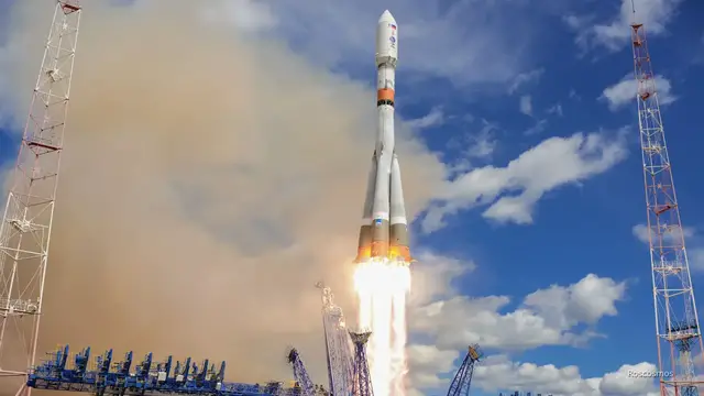 'Video thumbnail for Russia launching more than 100 satellites to counter Ukraine’s drone edge'