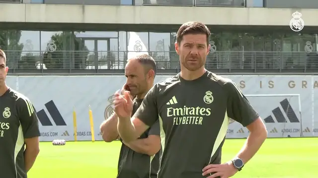 'Video thumbnail for Alonso leads Real Madrid training for the first time'