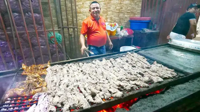 'Video thumbnail for The Ultimate FRITANGA TOUR in Managua!! Carne Asada, Fried Cheese & Spicy Smoothie in Nicaragua!!'