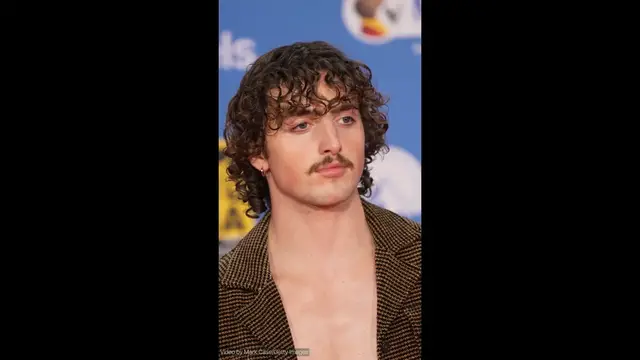 'Video thumbnail for Benson Boone Slams Lackluster Coachella Audience'