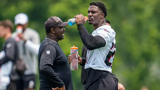 'Video thumbnail for Who Will Win the Defensive Rookie of the Year Award?'