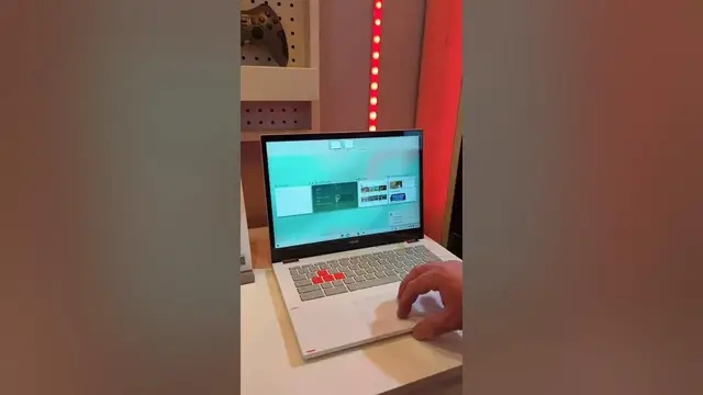 'Video thumbnail for Is This The Ultimate Gaming Chromebook? ASUS Vibe CX34 at CES 2023'