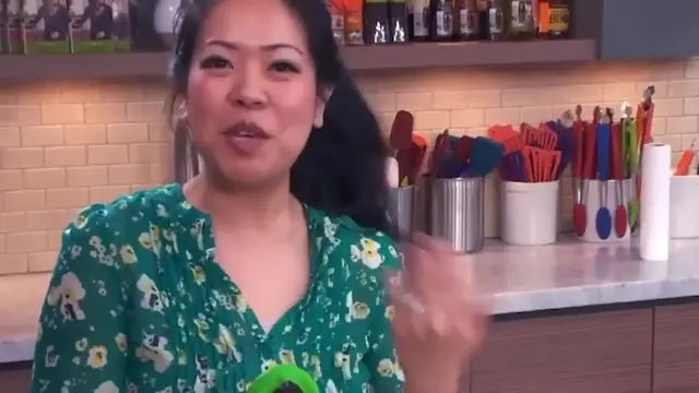 'Video thumbnail for The Trick To Keeping Your Bananas Fresh Longer'