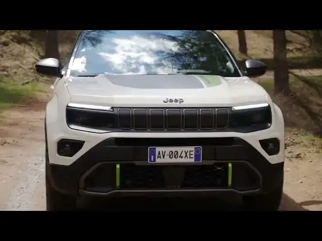 'Video thumbnail for Meet the Jeep Avenger 4xe'