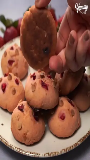 'Video thumbnail for Strawberry Cookies Recipe ¦ Eggless & Without Oven ¦ Yummy'