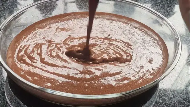 'Video thumbnail for Meu primo português me ensinou!! Veja como fazer Mousse de Chocolate com Menta'