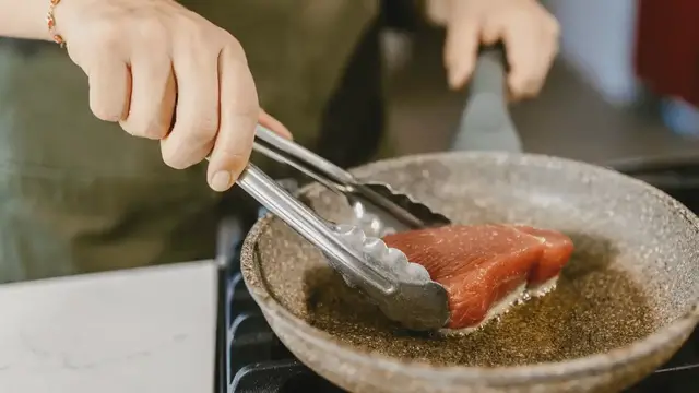 'Video thumbnail for Quick and Easy High-Protein Tuna Patties Recipe'