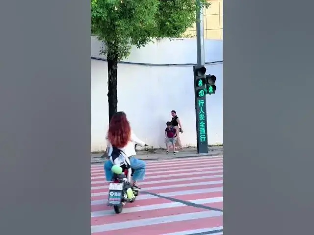 'Video thumbnail for Little Asian Kids Break Dancing In The Street'