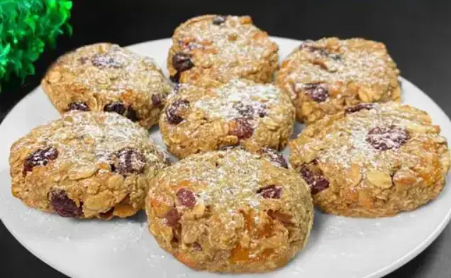 'Video thumbnail for Easy Healthy Baked Oatmeal Recipe: Fruits and Nuts Edition'