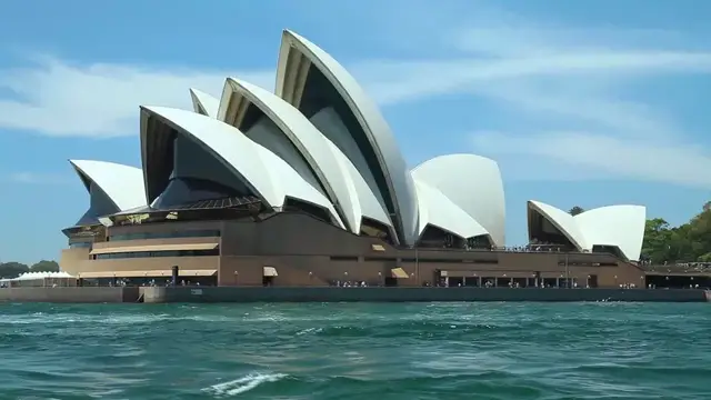 'Video thumbnail for American Travelers TV visit New Zealand and Australia'