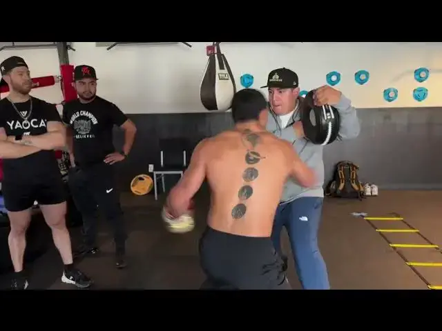 'Video thumbnail for Teofimo Lopez being trained by Canelo coach Eddy Reynoso'