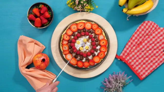 'Video thumbnail for Easy strawberry cake recipe - Cheesecake without flour and sugar'